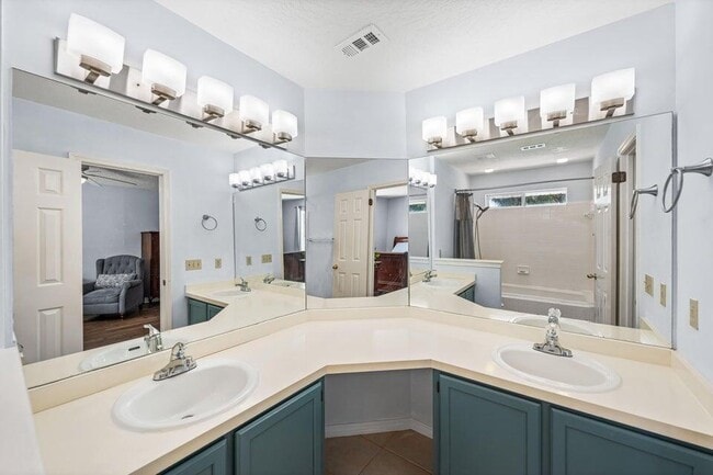 Building Photo - 408 Ridge Wood Cir