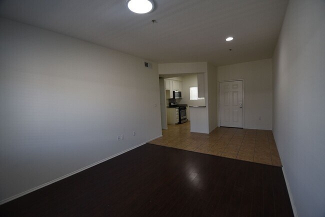 Interior Photo - 5500