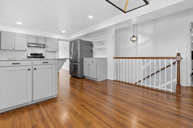 Building Photo - Stunning 4 bed + office, 4 bath rental home in Damascus!