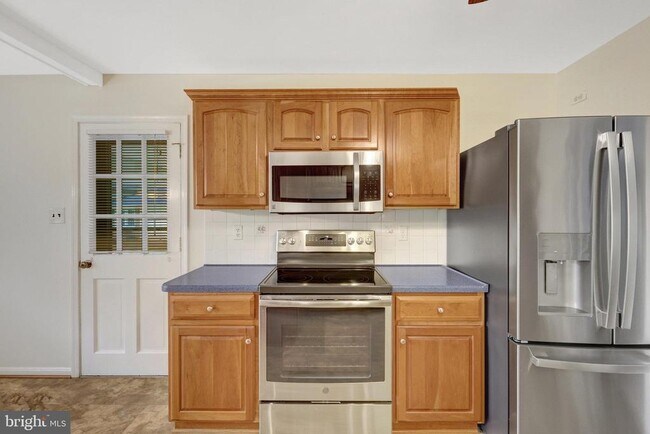 Building Photo - 615 Kearney Ct SW