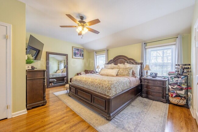 Building Photo - 4 Trotwood Dr