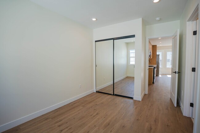 Building Photo - 1036 Westmoreland Ave