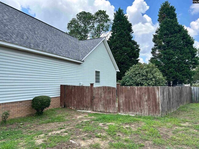 Building Photo - 405 Beech Glen Dr