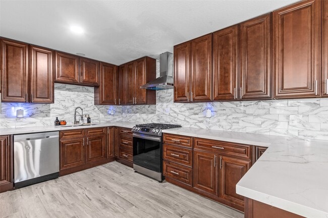 Building Photo - 3853 Rosedale St
