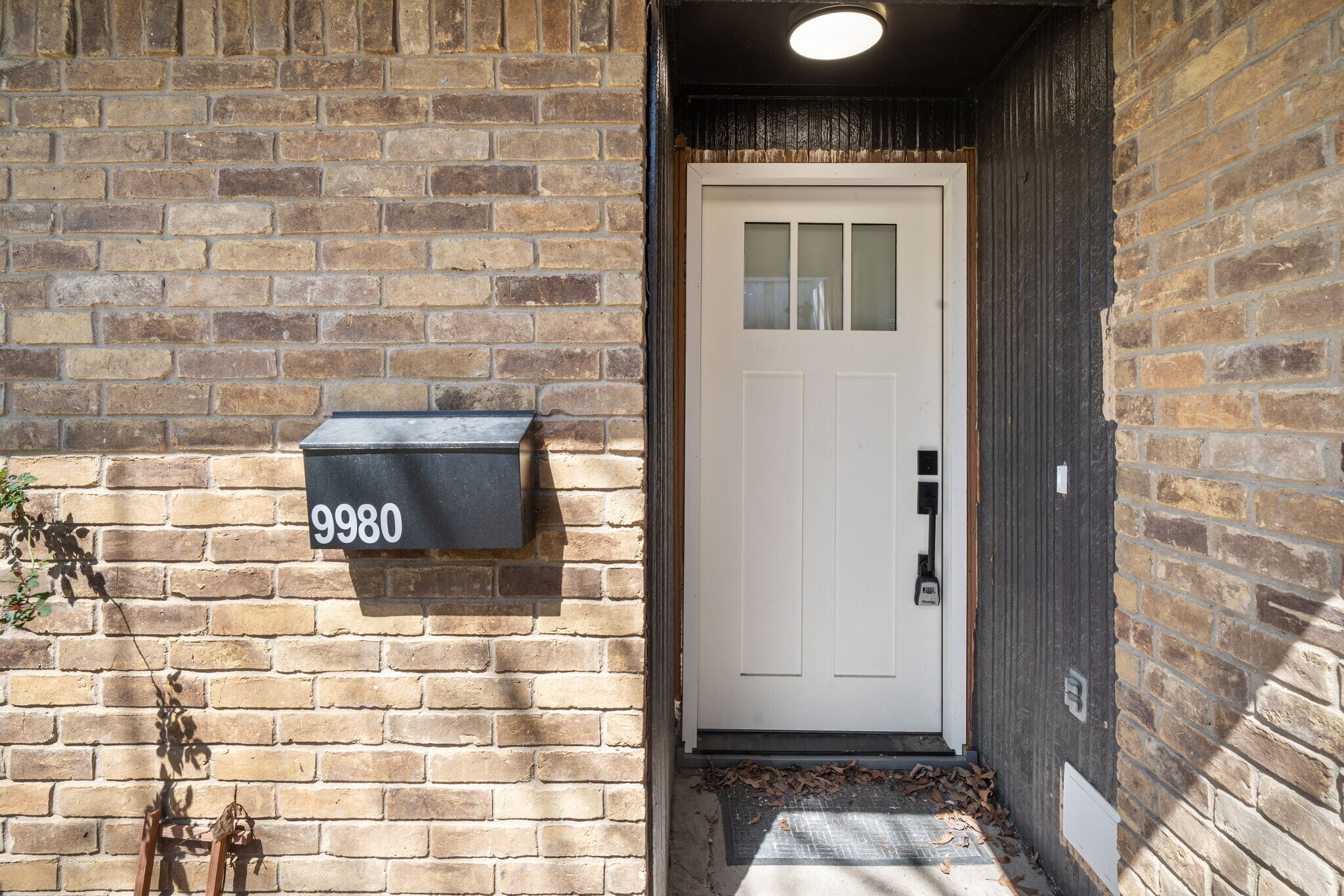 Building Photo - 9980 Brockbank Dr