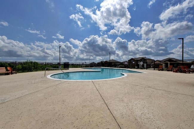 Building Photo - 7400 Longford Trail