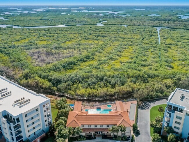 Building Photo - Beautiful Ocean Walk Condo Available April 10, 2026