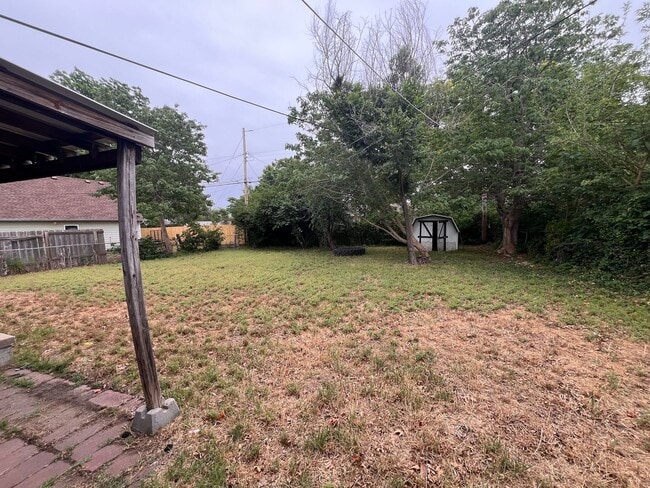 Building Photo - Beautiful 3 bedroom home