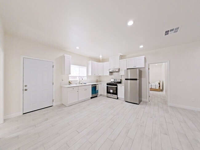 Building Photo - NEW CONSTRUCTION: Modern ADU with Private Entrance!