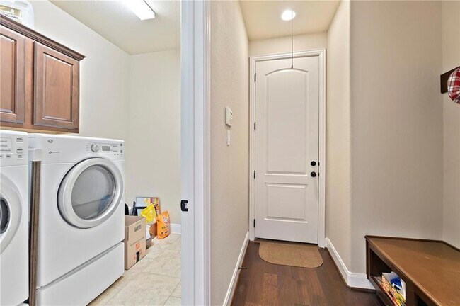 Building Photo - 4411 Caldwell Palm Cir