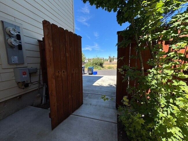 Building Photo - c792