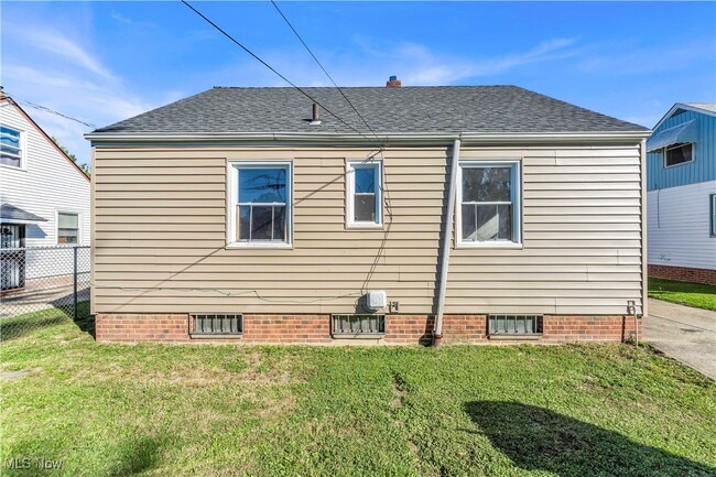 Building Photo - 17106 Holly Hill Dr