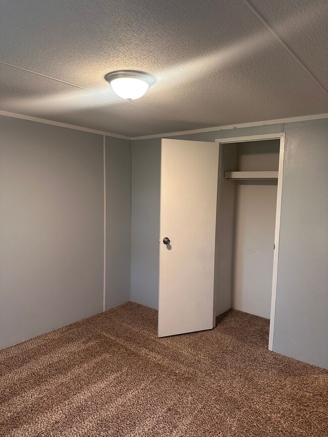 Building Photo - RENTAL HOME 3BD/2BTH