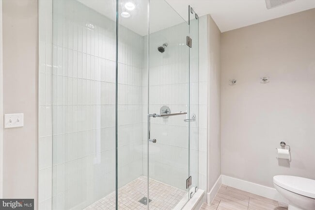 Building Photo - 930 Rose Ave