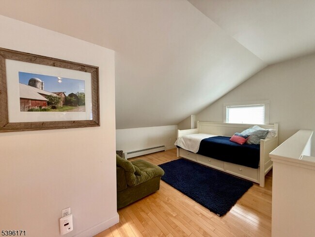 Building Photo - 73 Forest Lake Dr