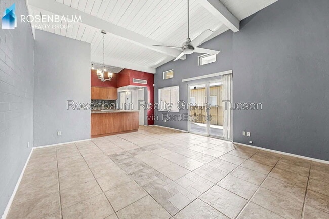 Building Photo - 2525 N Alvernon Way
