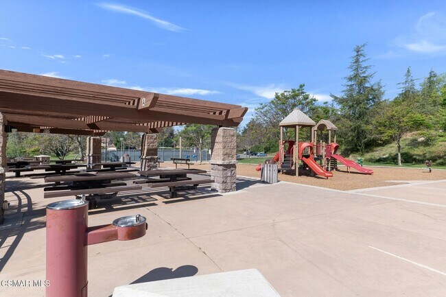 Building Photo - 6320 Ballantine Pl