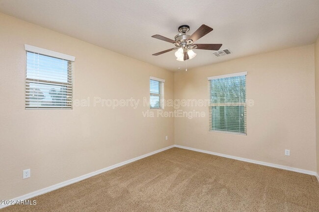 Building Photo - 1544 E Hummingbird Way