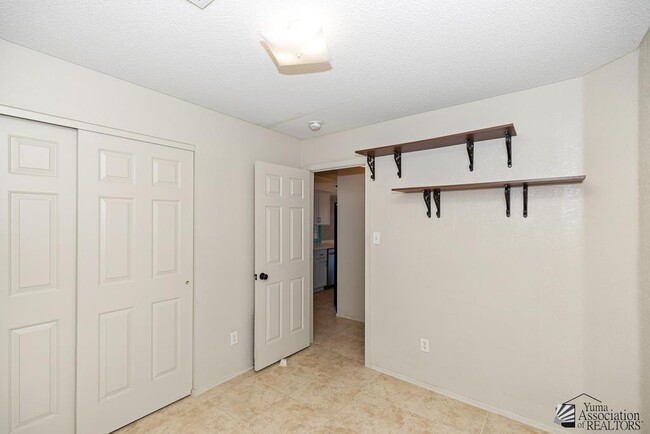 Building Photo - 4067 S Sunlight Way