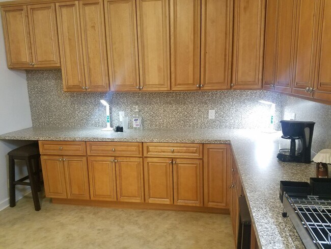 Building Photo - Downtown 2 Story Cottage Monthly Grand Rapids Rental