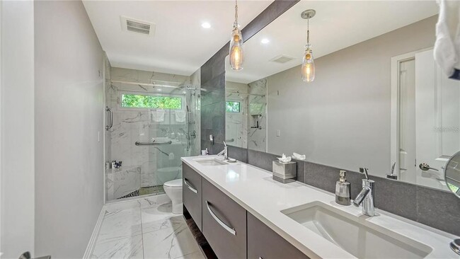 Building Photo - 245 Bird Key Dr