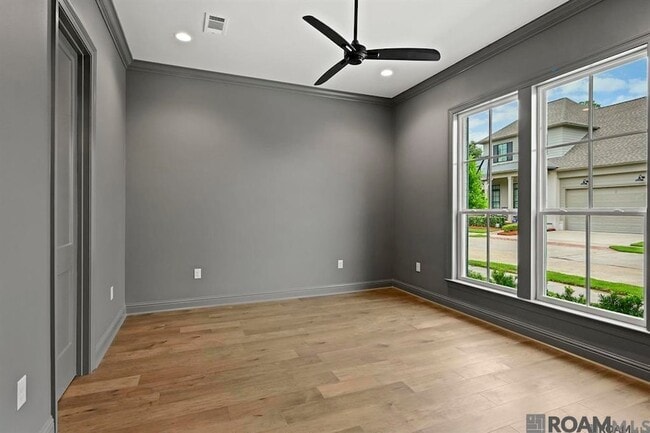 Building Photo - 8718 Brentwood Pk Ave
