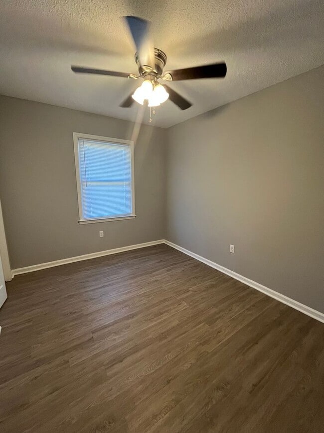 Building Photo - Great 3 bedroom brick ranch in Ladson!