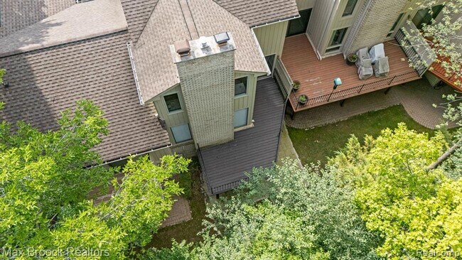 Building Photo - 1125 Meadowglen Ct