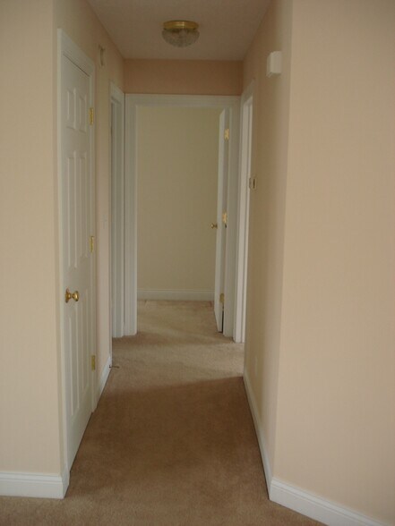 Building Photo - 1073 W Cook Rd