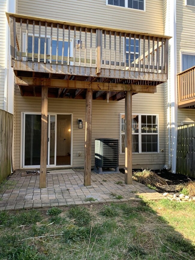 Building Photo - Spacious 3-Bed / 2.5-Bath Townhome – Antrim Crossing Subdivision