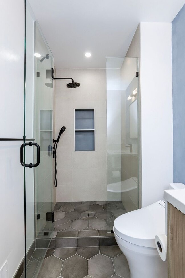 Building Photo - Extensively remodeled 4 Bed / 3 Bath home in South San Francisco. YouTube tour!