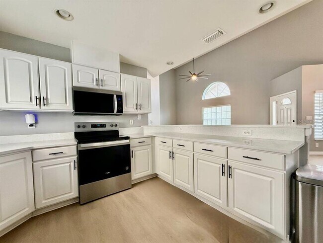 Building Photo - 6600 Gentle Ben Cir