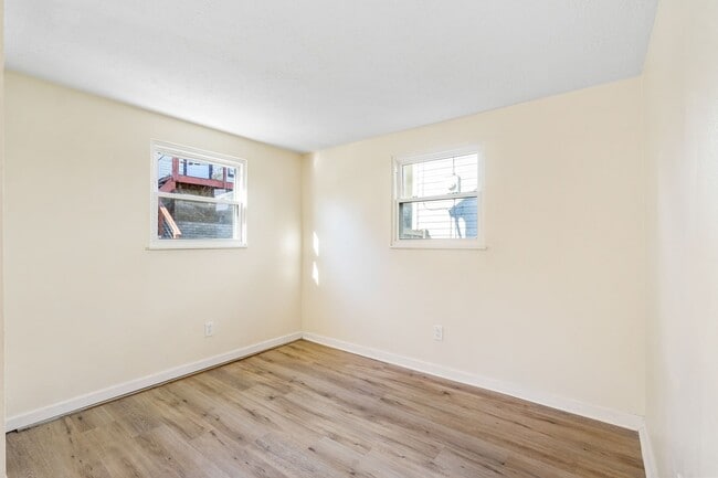 Building Photo - Newly Remodeled 2 Bedroom, 1 Bathroom in A...