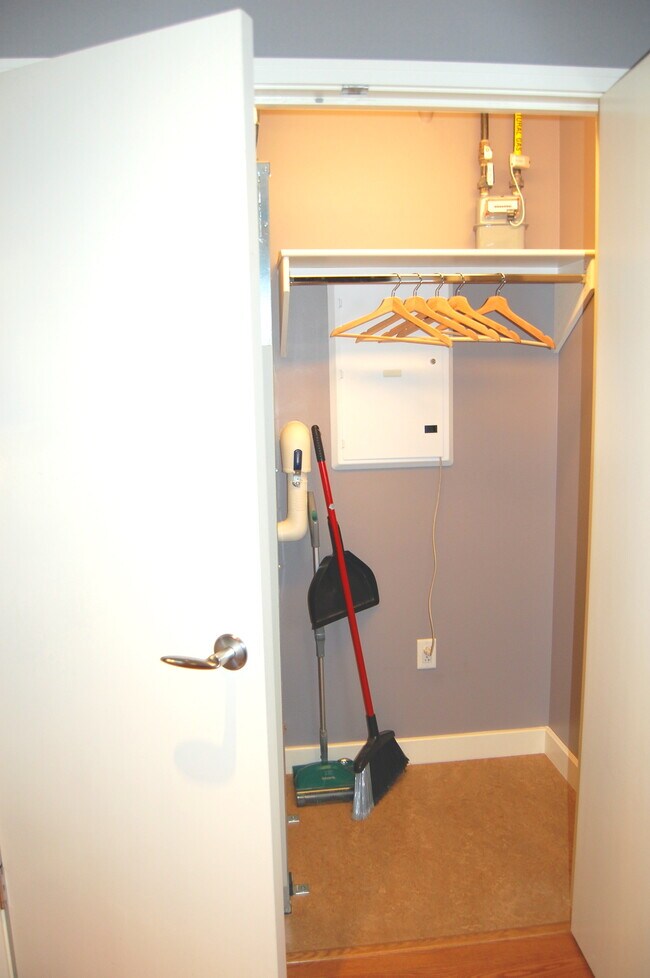 Building Photo - 55 W S Temple