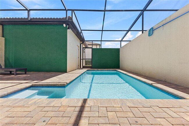 Building Photo - 1905 Majorca Dr