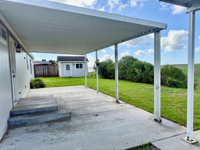 Building Photo - 600-606 Dolan Rd