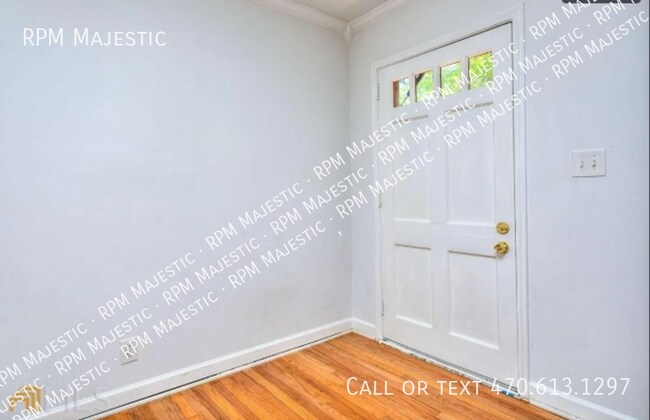 Building Photo - 2118 Rosser Terrace