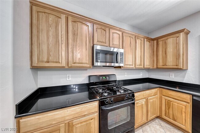 Building Photo - 259 Oakbrook Ridge Ave