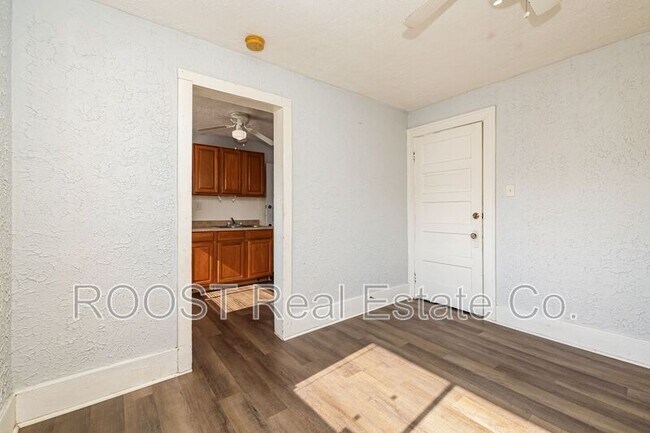 Building Photo - 4009 E 3rd St