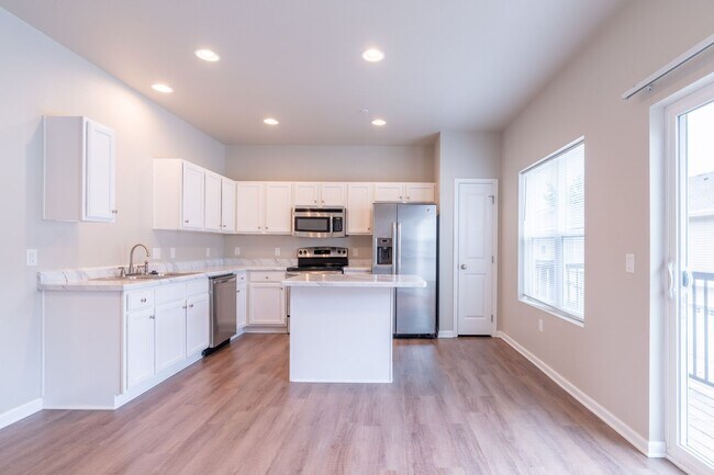 Building Photo - Fantastic Johnston Townhome Rental!