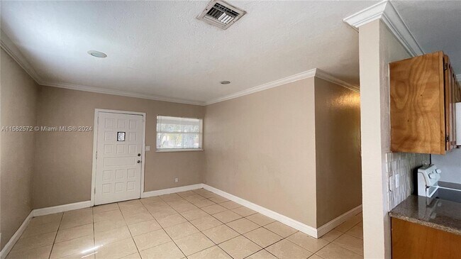 Building Photo - 46 NE 171st Ter