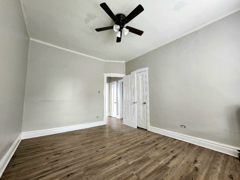 Building Photo - 7850 S Burnham Ave