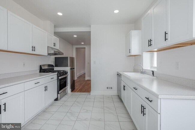 Building Photo - 3002 13th St NW