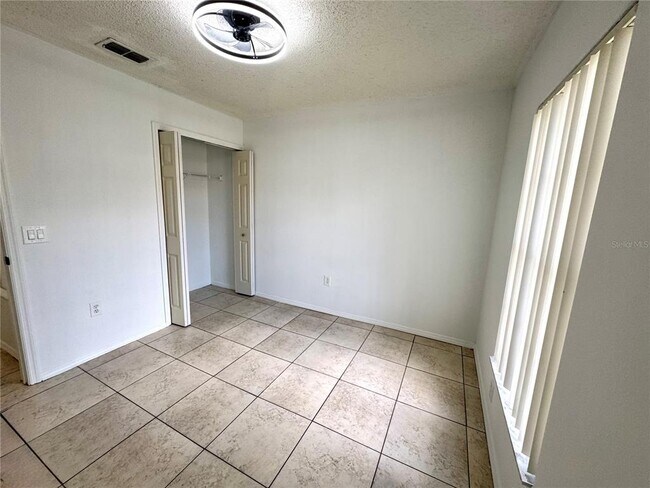 Building Photo - 13415 Fairway Glen Dr