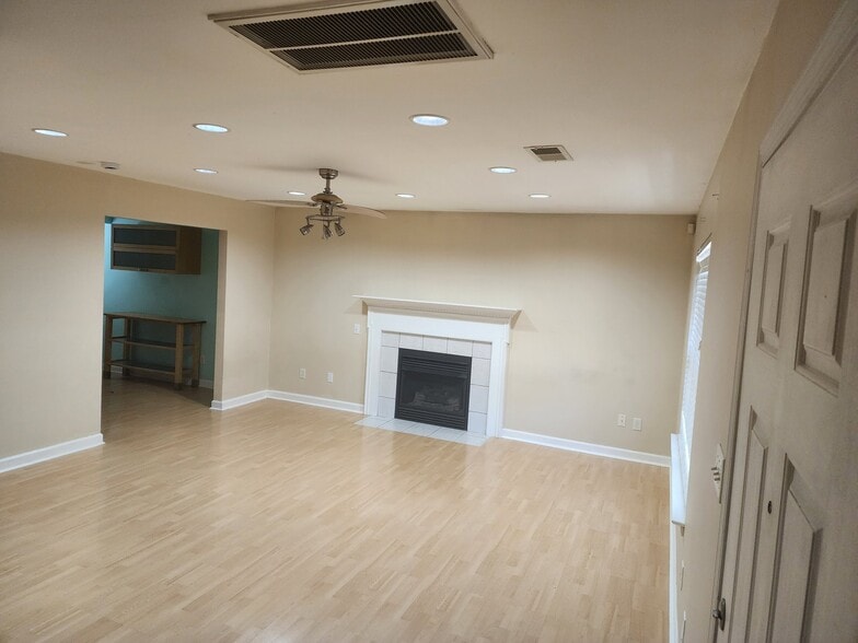 Building Photo - 4227 Painted Trillium Ct