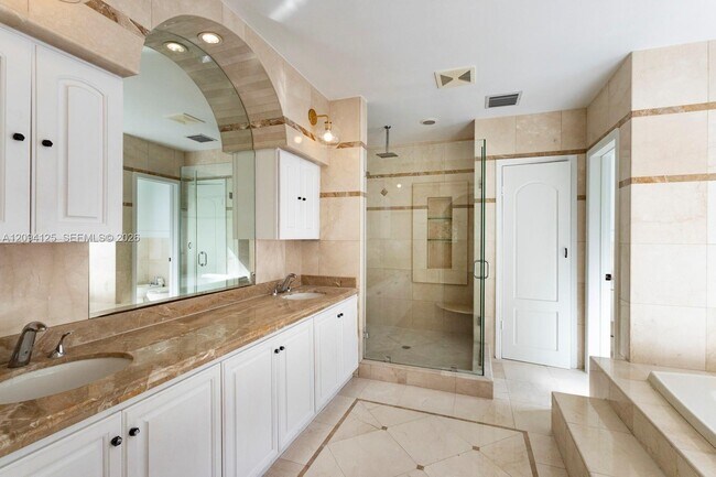 Building Photo - 4404 Alhambra Cir