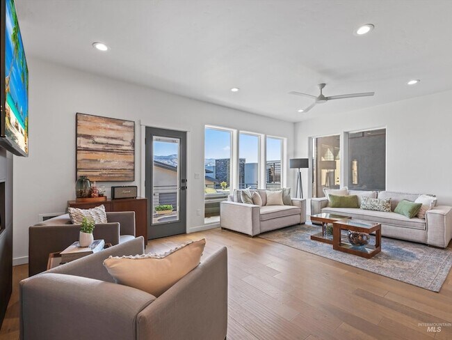 Building Photo - 1251 E Echelon Rdg Ln