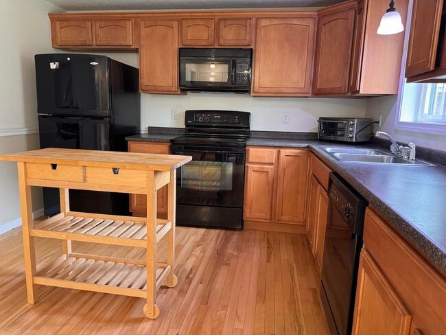 Building Photo - 26 Fowler St