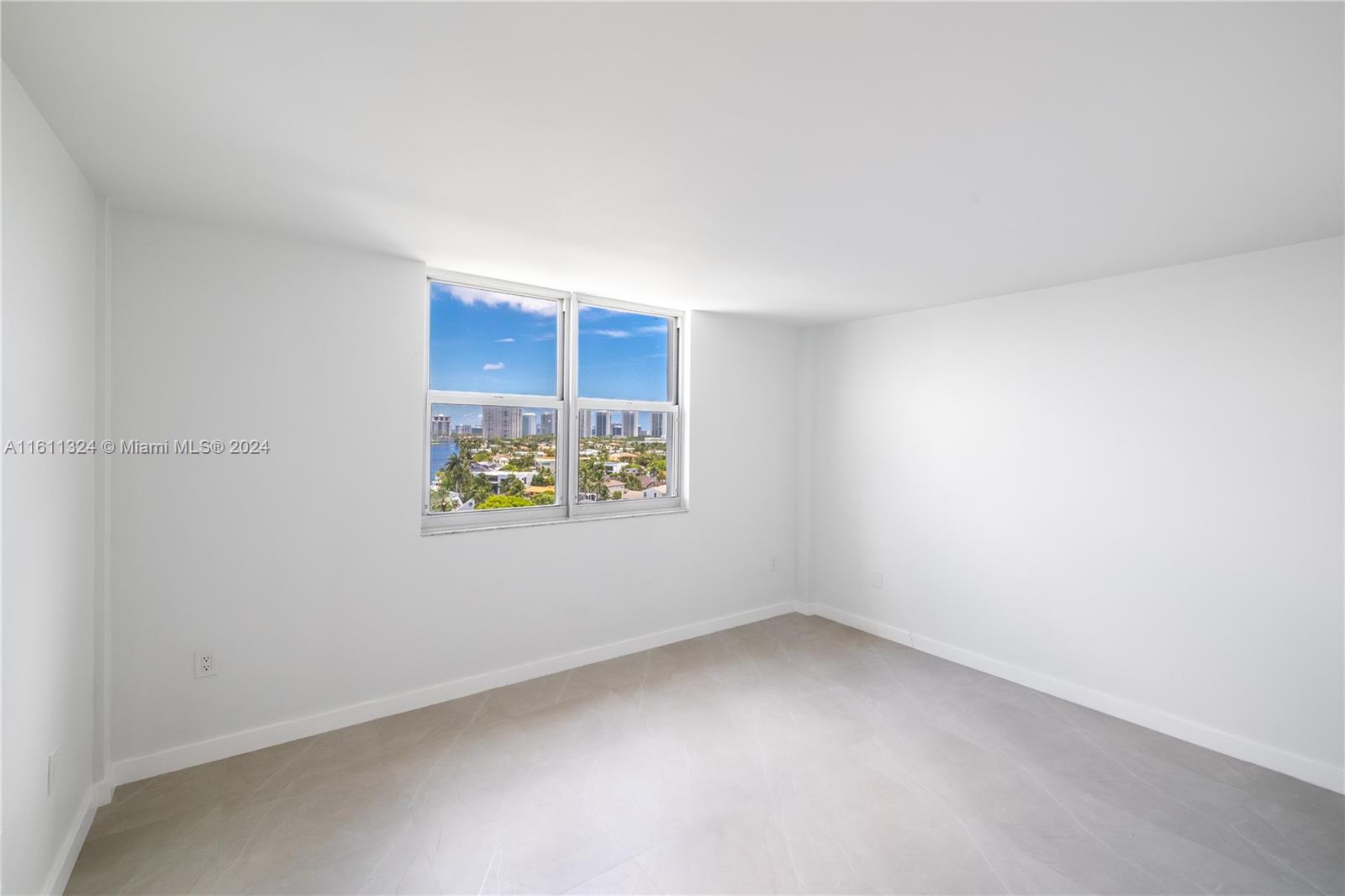 Building Photo - 2841 Sunny Isles Blvd