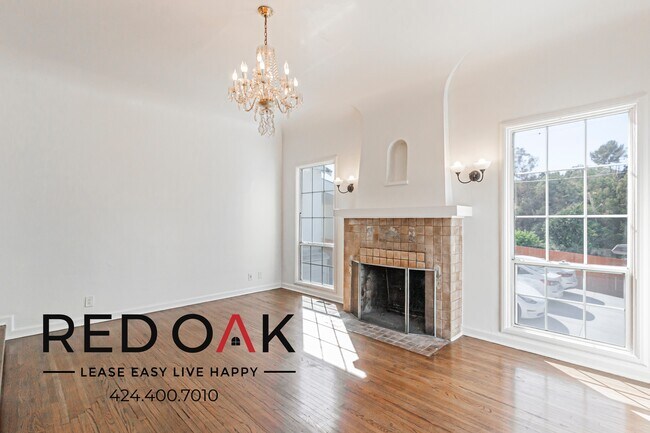 Building Photo - 2132 Cove Ave